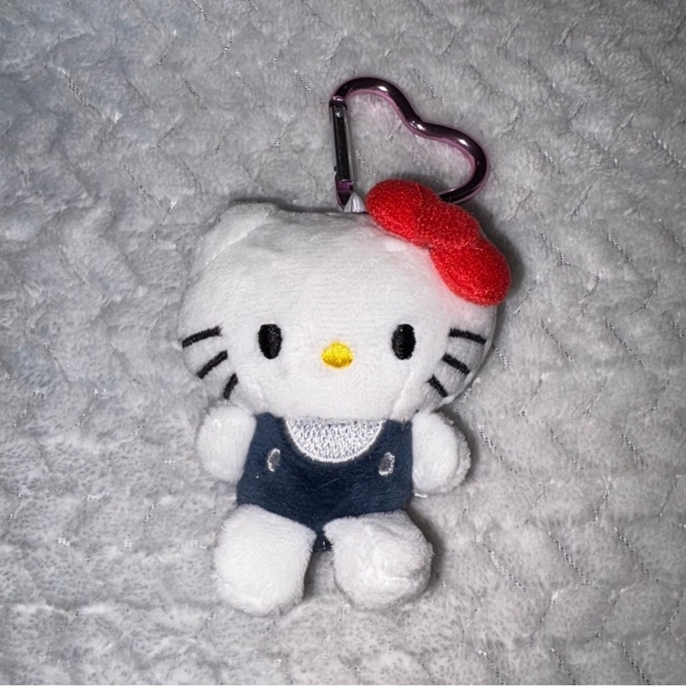 SOLD OUT Hello Kitty Plush Keychain - Picture 2 of 2